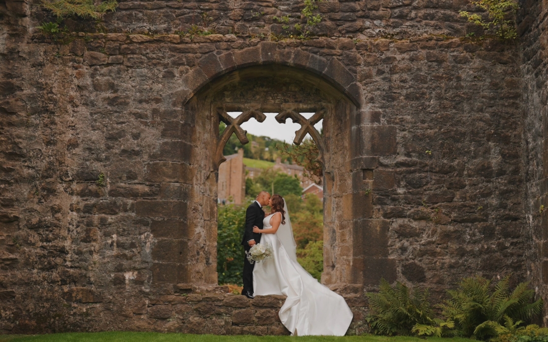 Faye + Dwayne, Mitton Hall